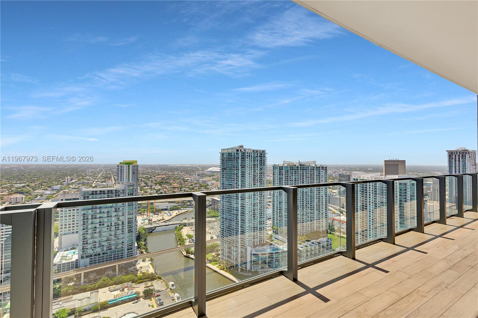 REACH CONDO - Residential