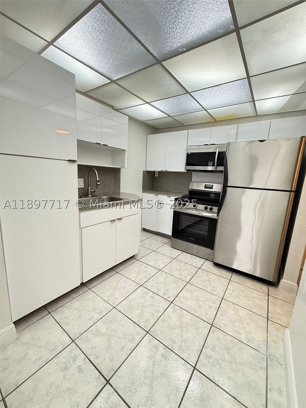 13499 Biscayne Blvd 811, North Miami FL 33181