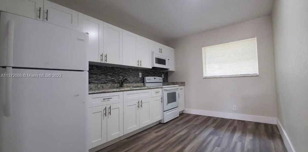 Photo of 450 SW 2nd St #5, Pompano Beach, FL 33060 (MLS # A11372006)
