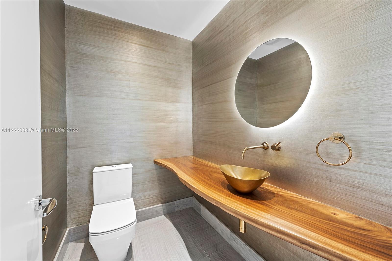 JADE SIGNATURE CONDO - Residential