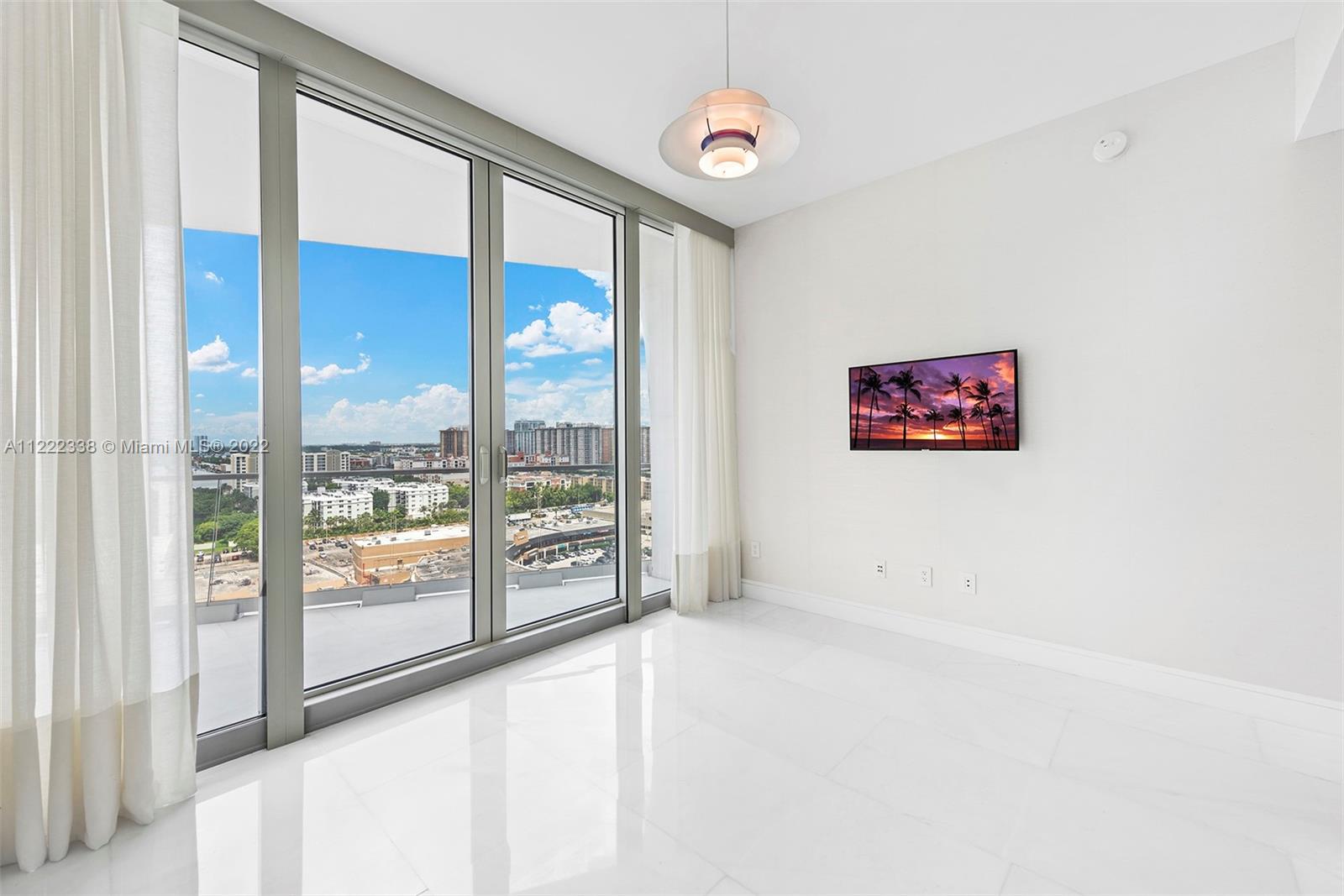 JADE SIGNATURE CONDO - Residential