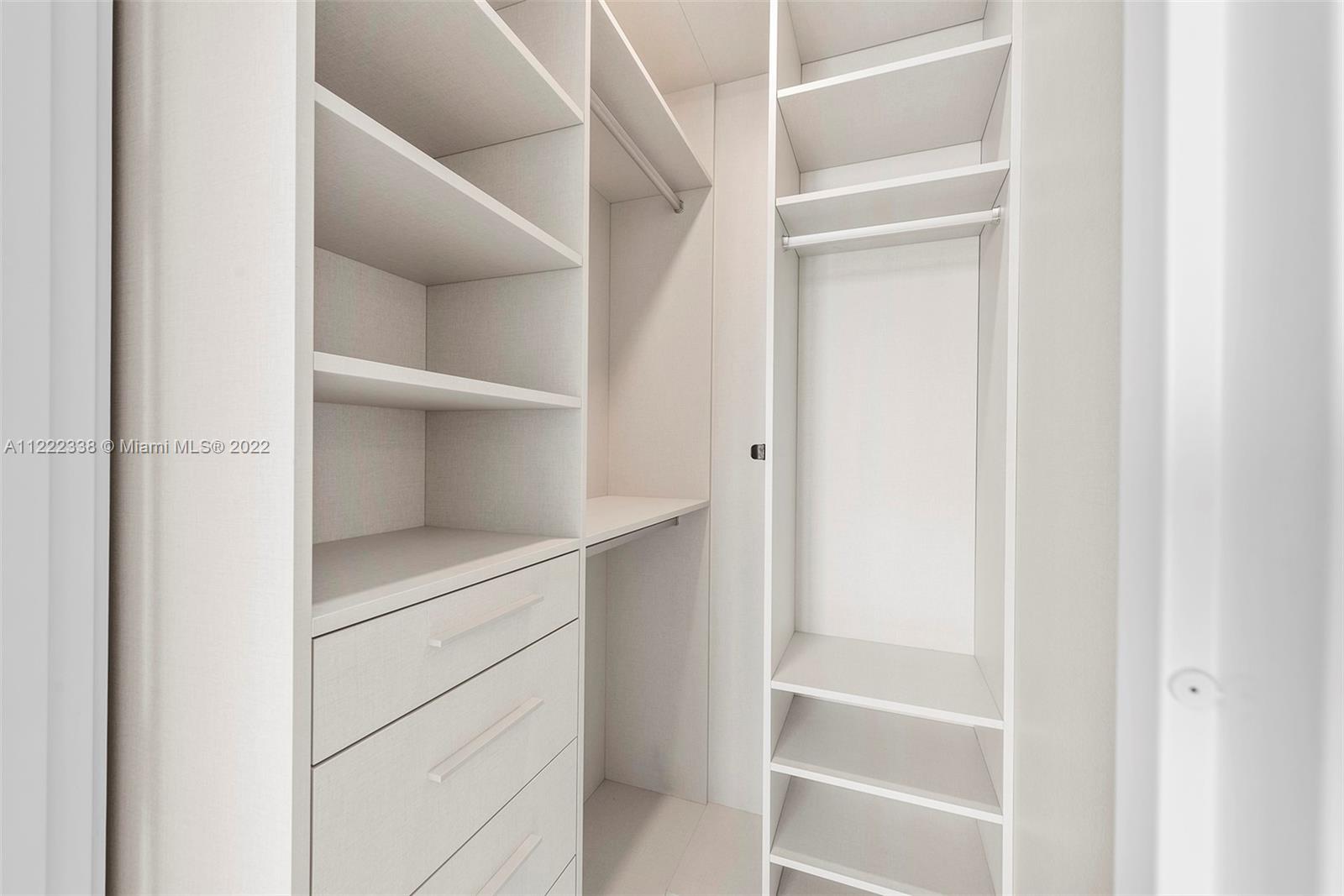 JADE SIGNATURE CONDO - Residential