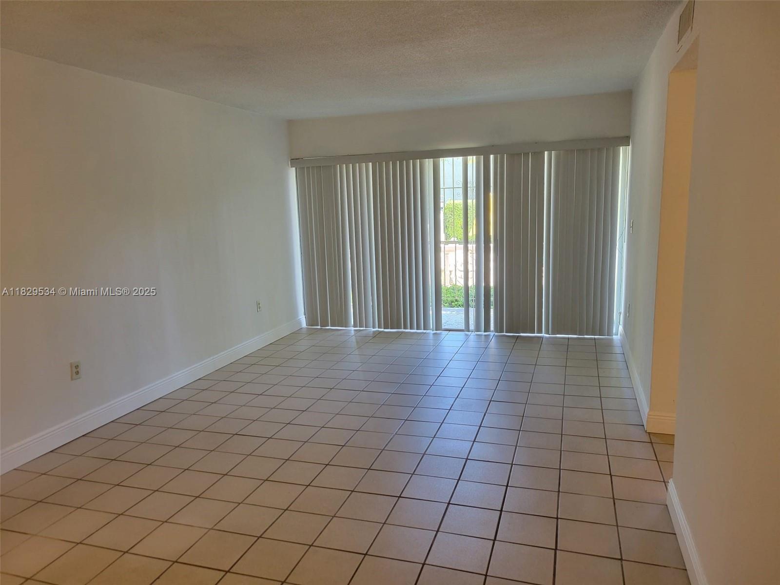 520 NE 38th St 10