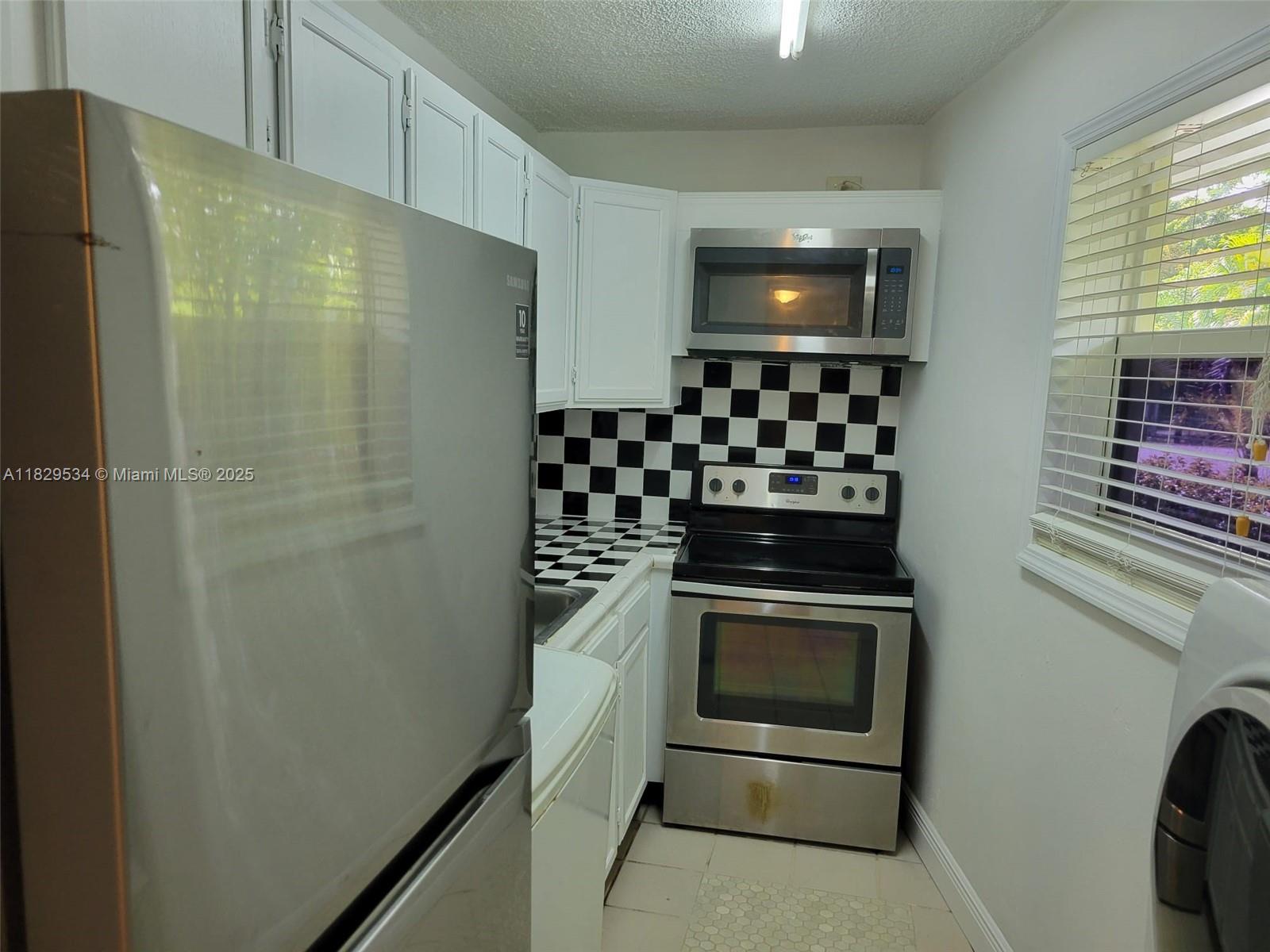 520 NE 38th St 10