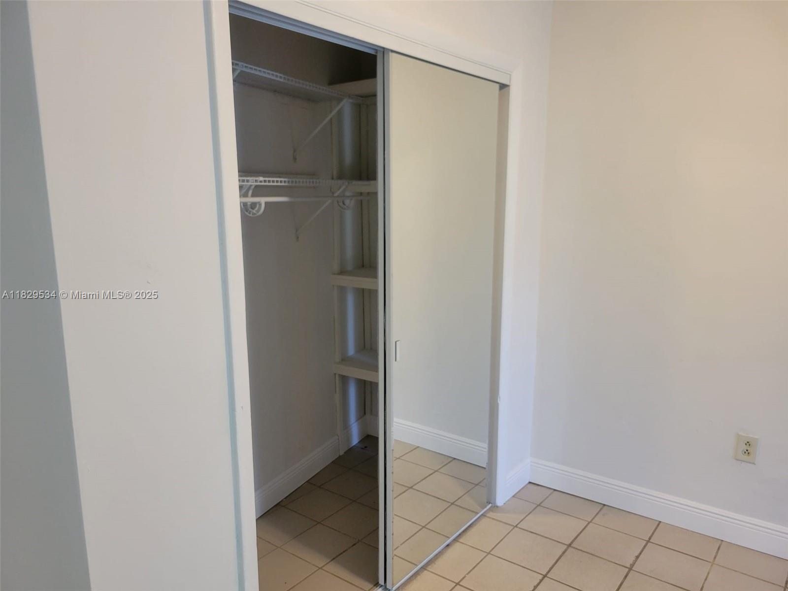 520 NE 38th St 10