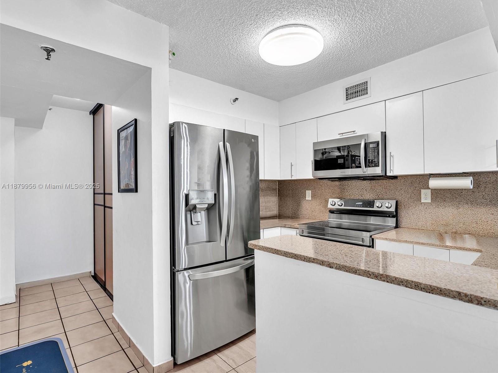 RIOPLAZA CONDOMINIUM SOUT - Residential