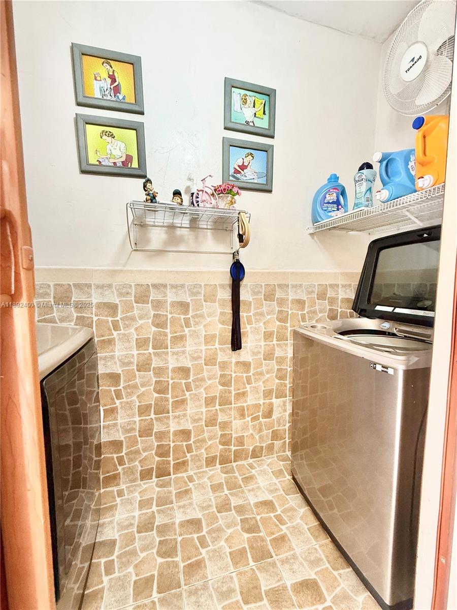 COSTA DEL SOL CONDO #4 - Residential