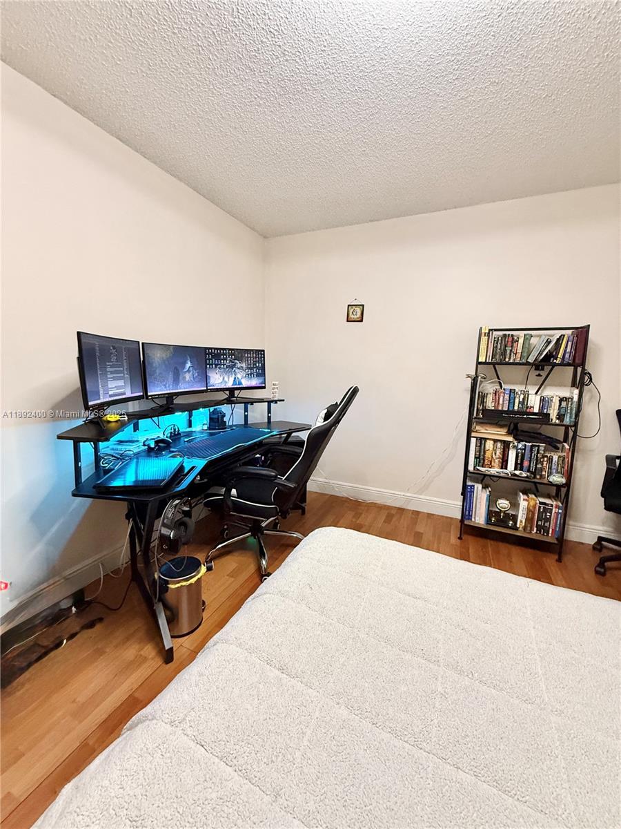 COSTA DEL SOL CONDO #4 - Residential