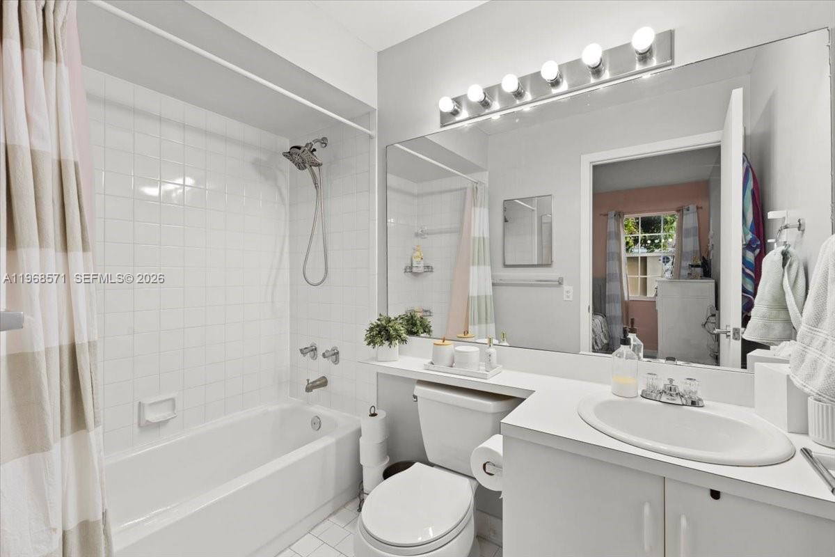 WATERSIDE VILLAGE OF PALM - Residential