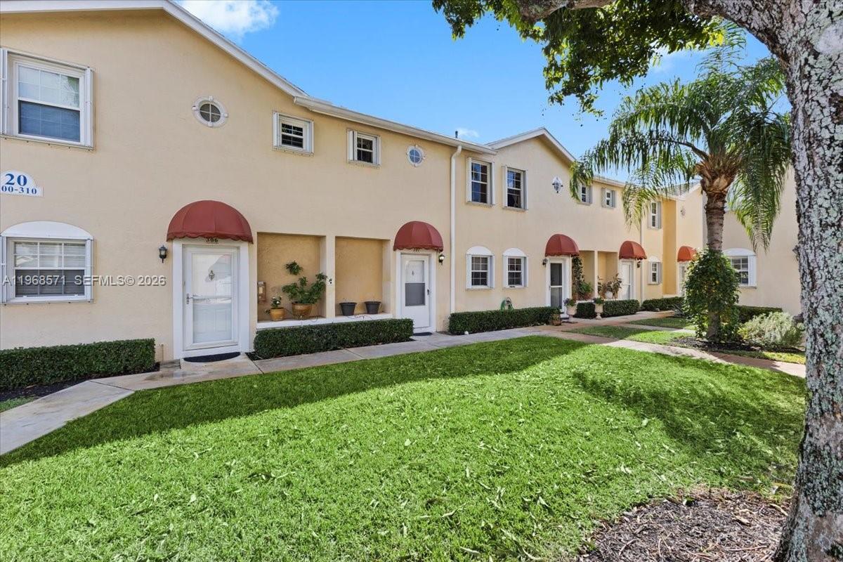 WATERSIDE VILLAGE OF PALM - Residential