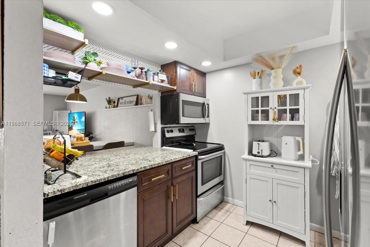 WATERSIDE VILLAGE OF PALM - Residential