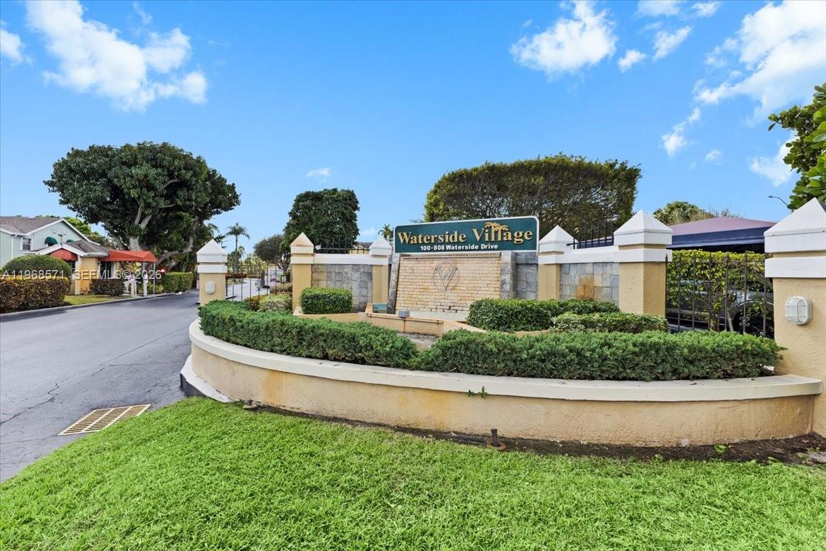 WATERSIDE VILLAGE OF PALM - Residential