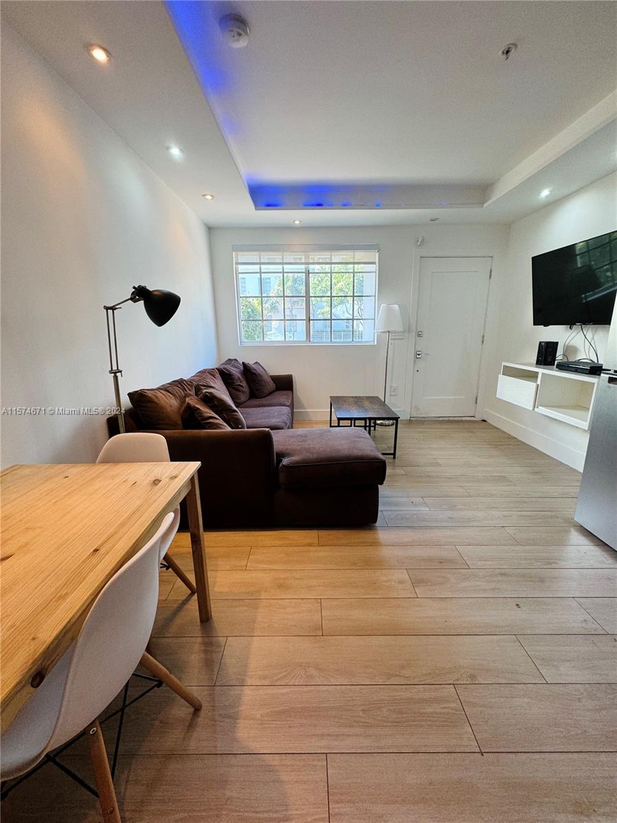 LINCOLN SUB - Residential
