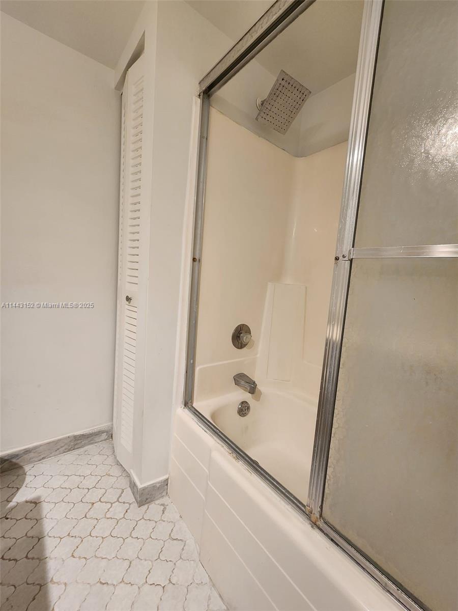 SAILBOAT CAY CONDO - Residential