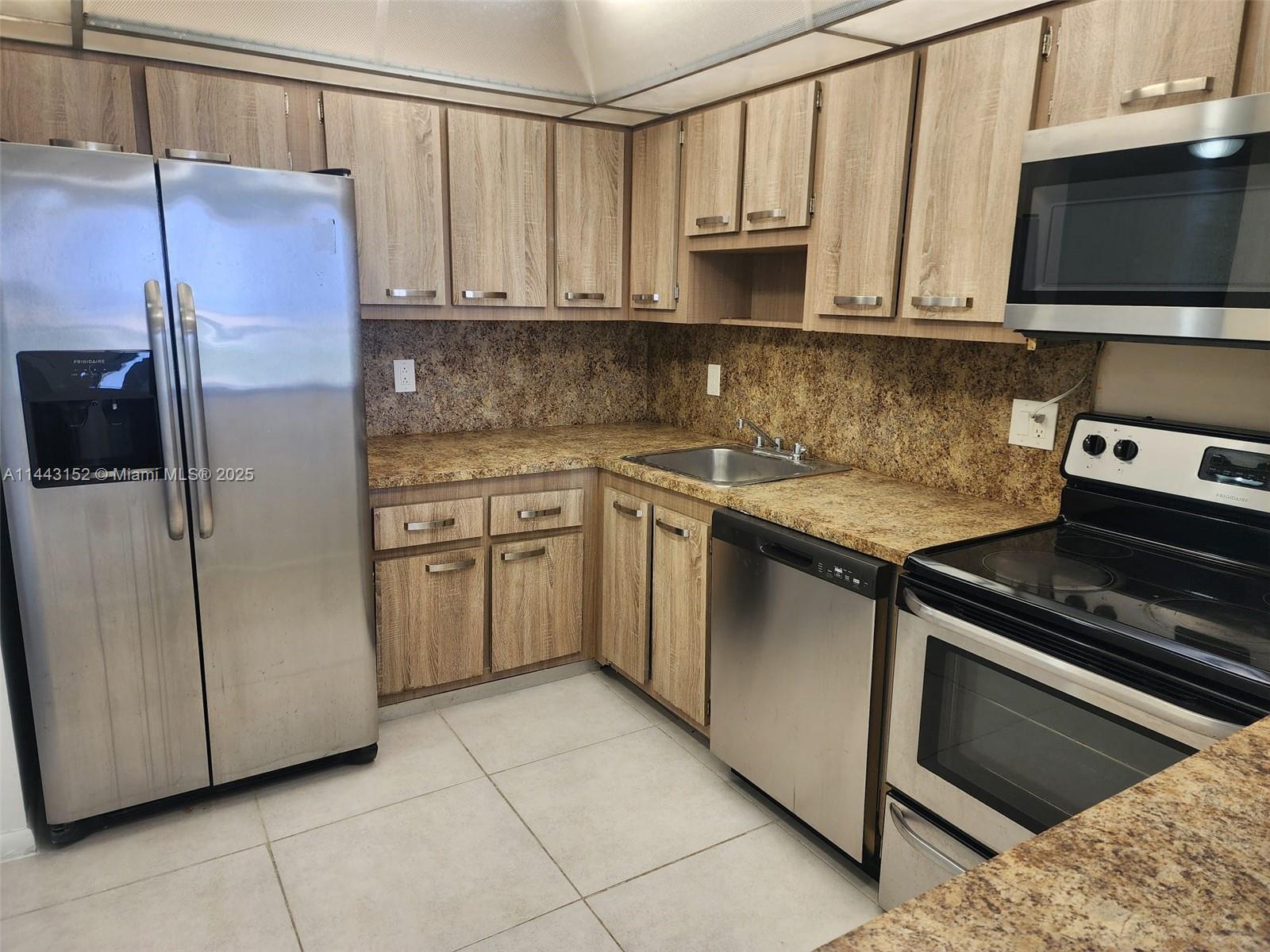 SAILBOAT CAY CONDO - Residential