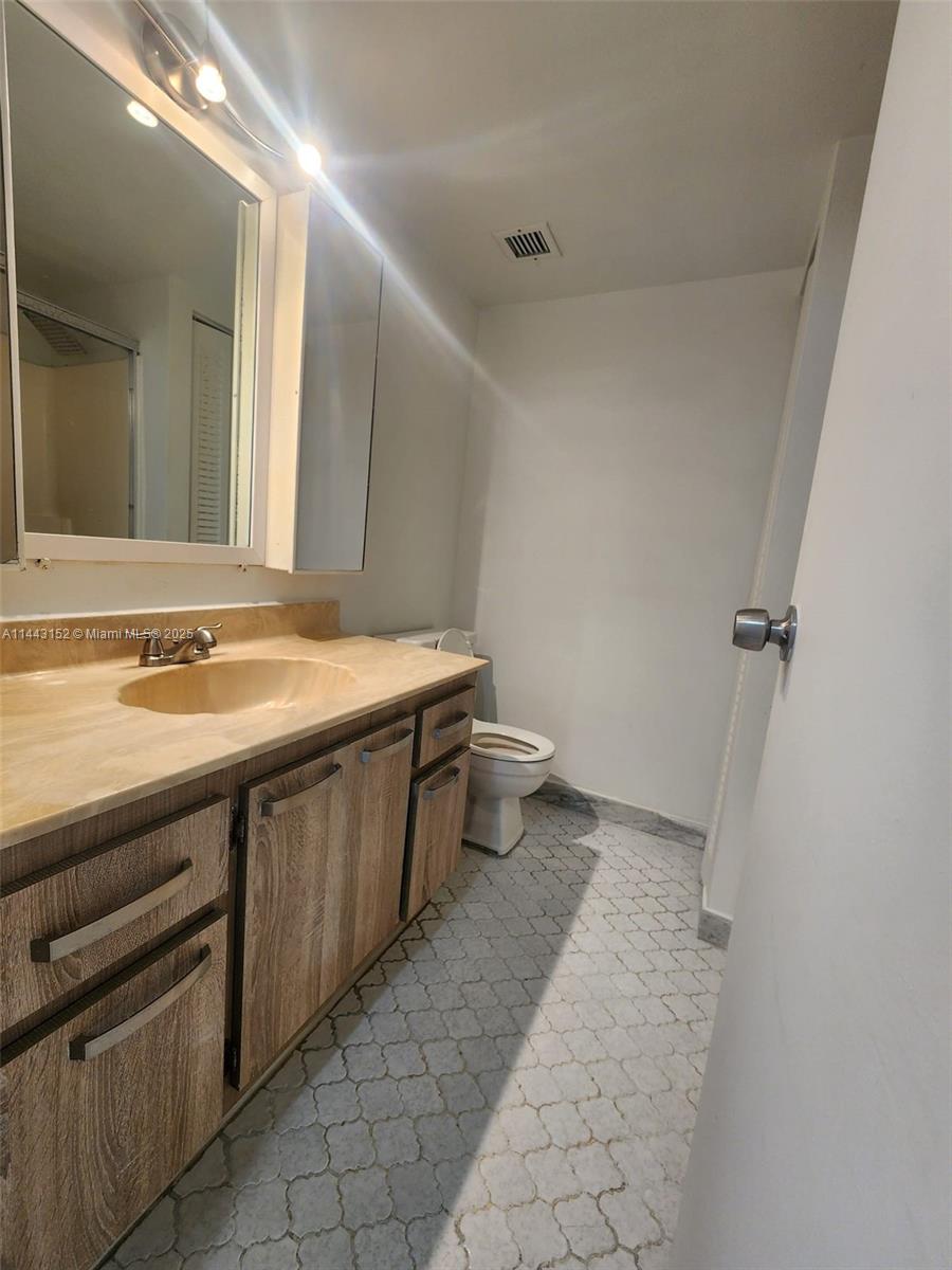 SAILBOAT CAY CONDO - Residential