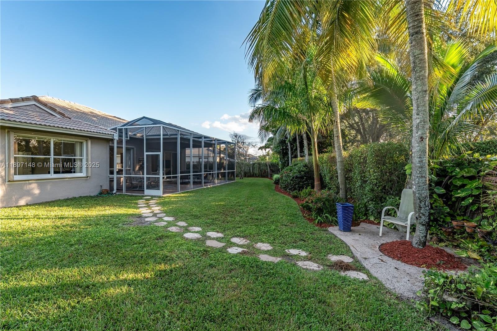 PEMBROKE FALLS - Residential