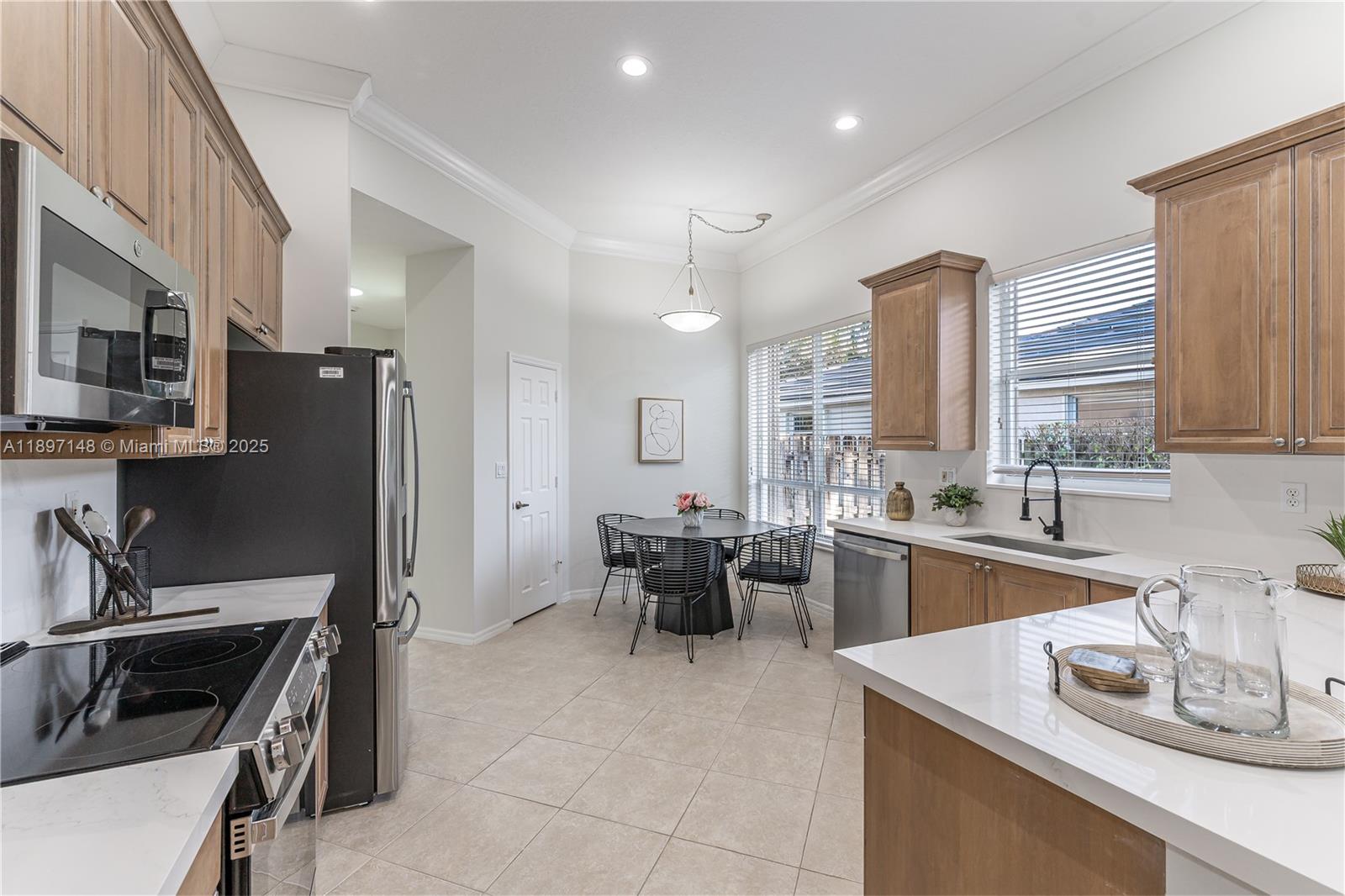 PEMBROKE FALLS - Residential