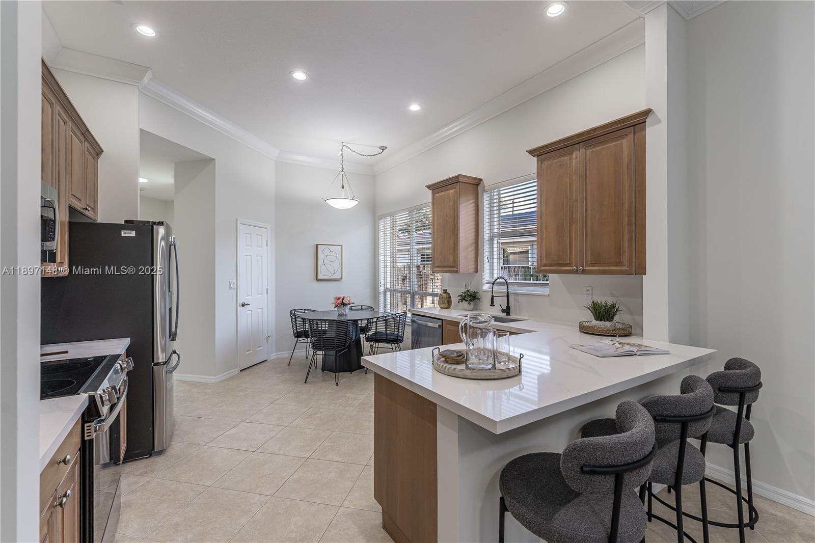 PEMBROKE FALLS - Residential