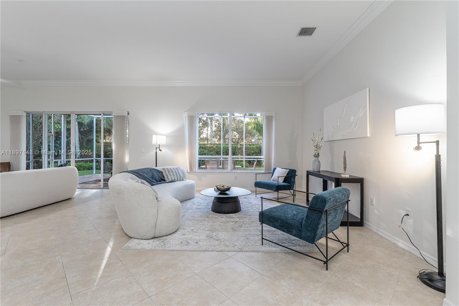 PEMBROKE FALLS - Residential