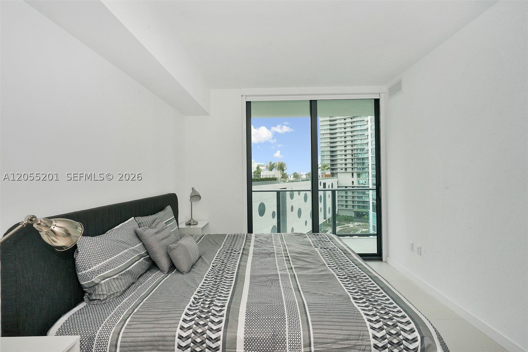 501 NE 31st St 702
