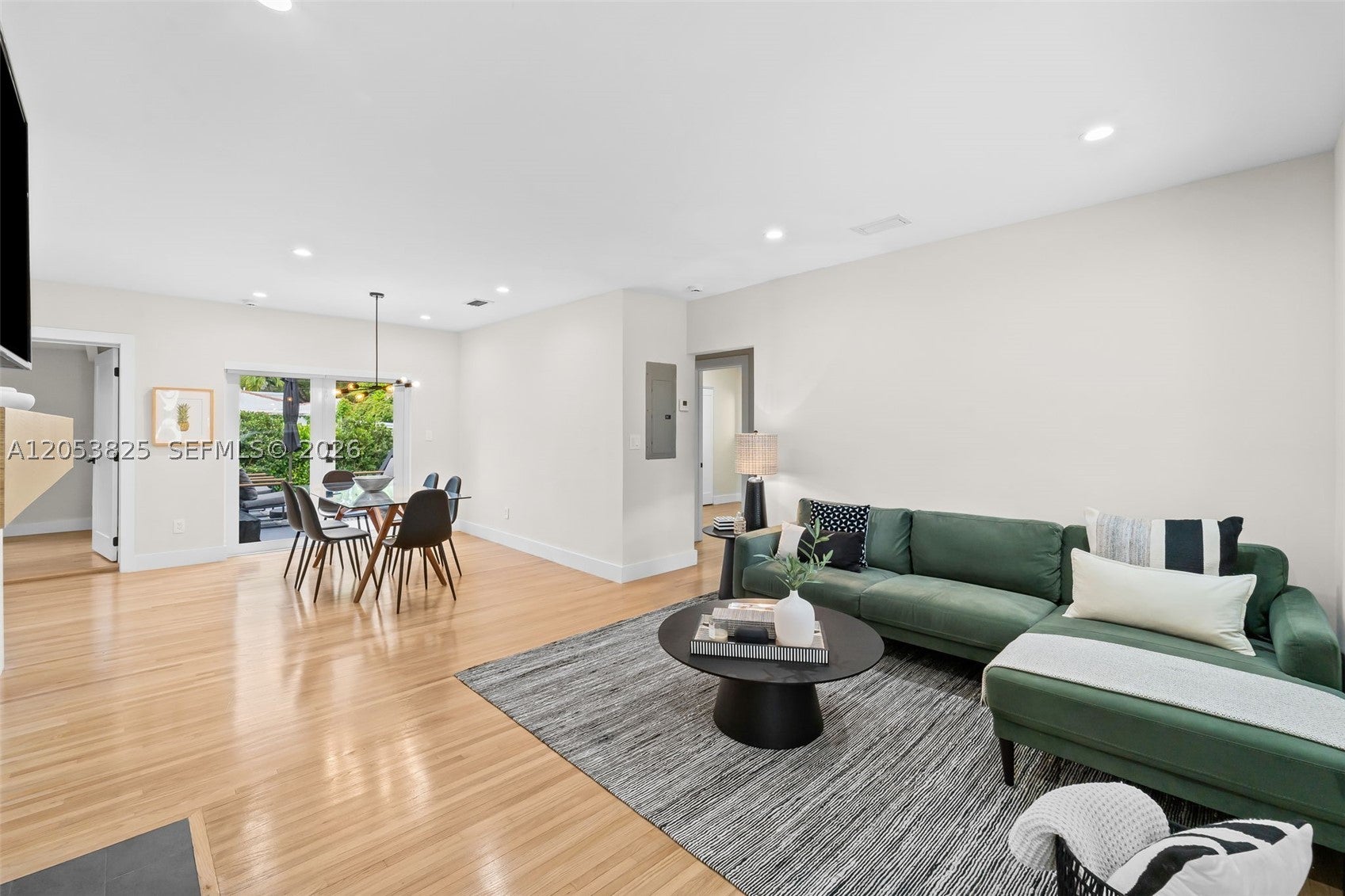 829 Granada Groves Ct