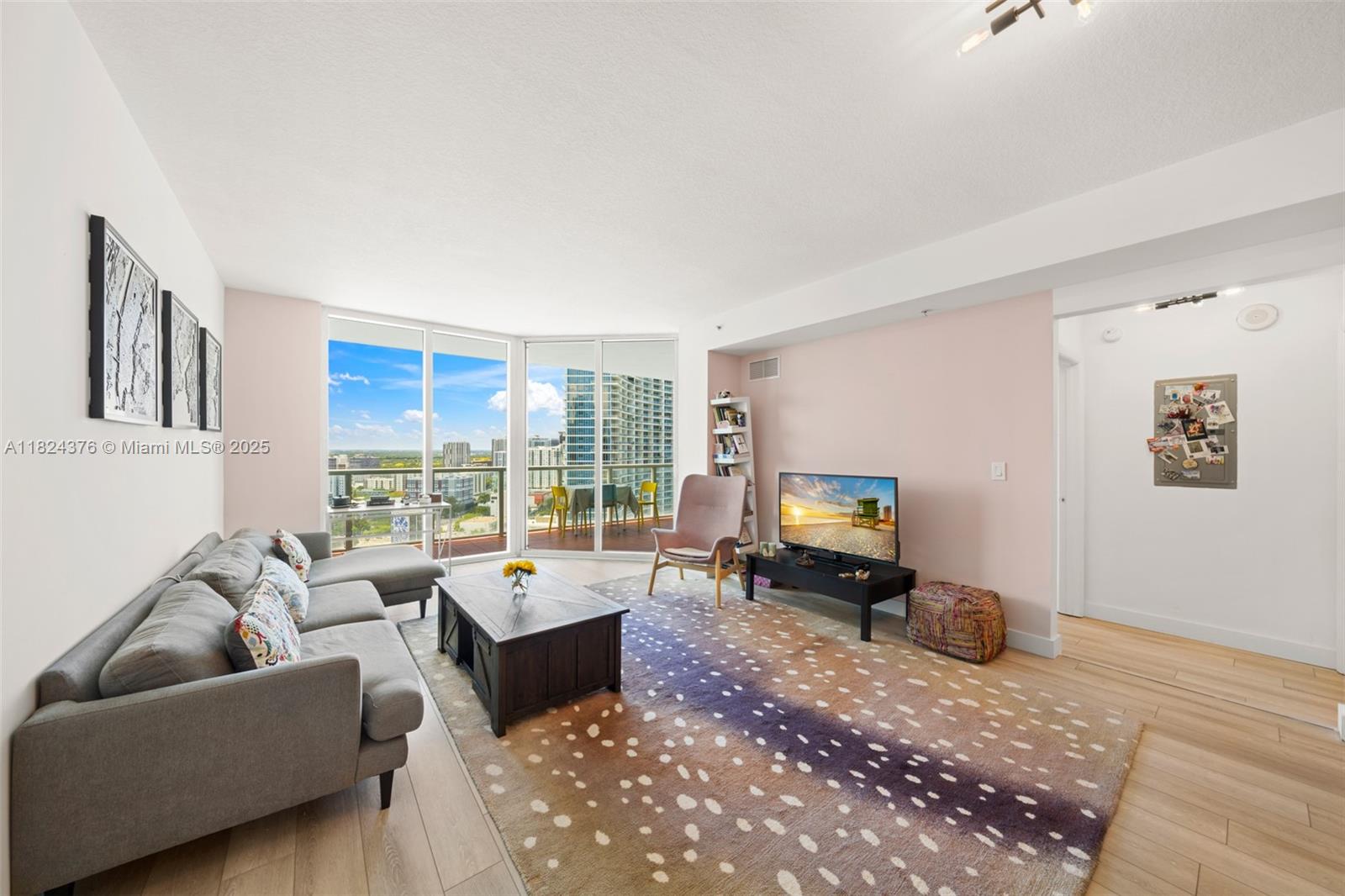 QUANTUM ON THE BAY CONDO - Residential