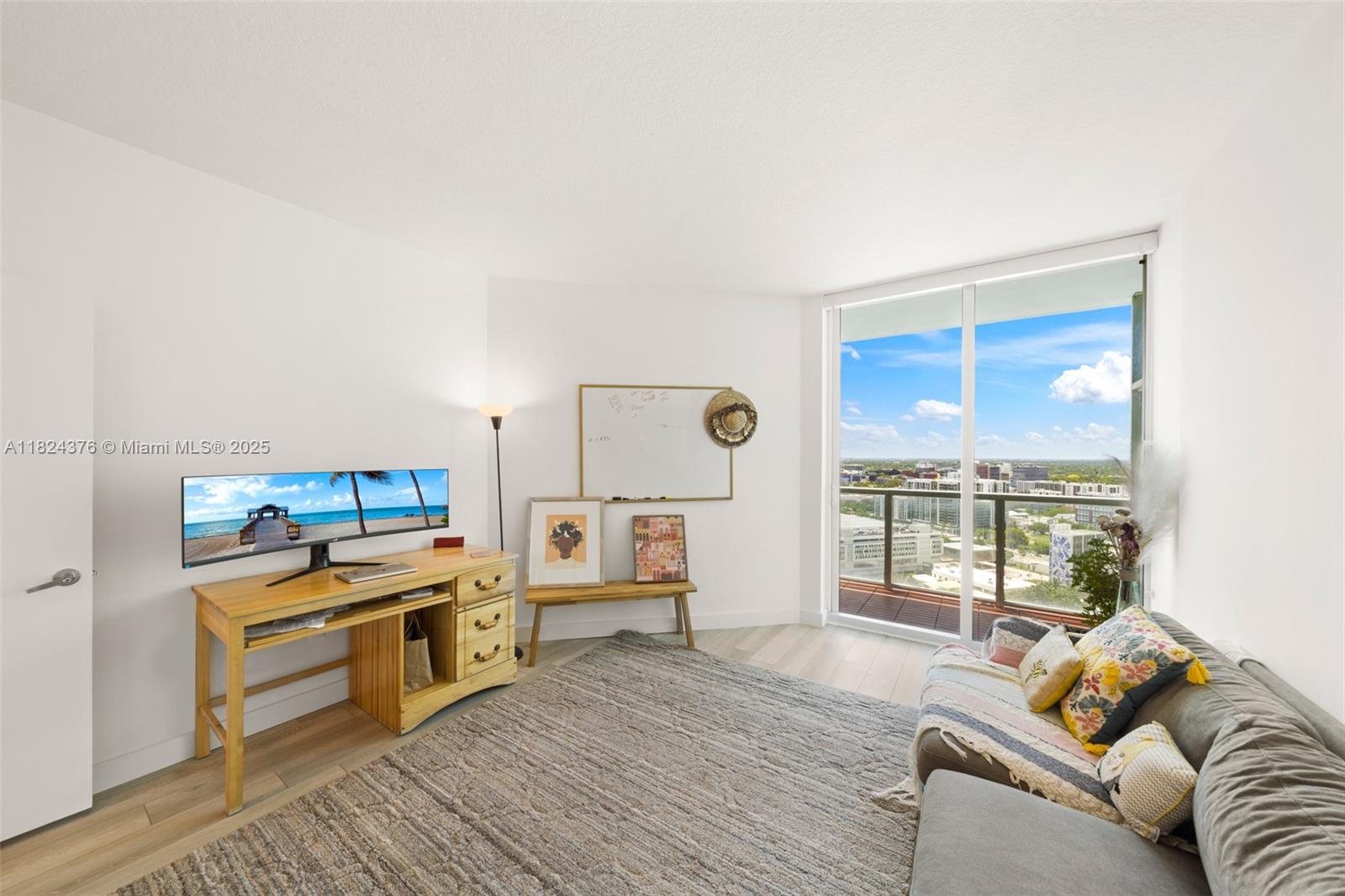 QUANTUM ON THE BAY CONDO - Residential