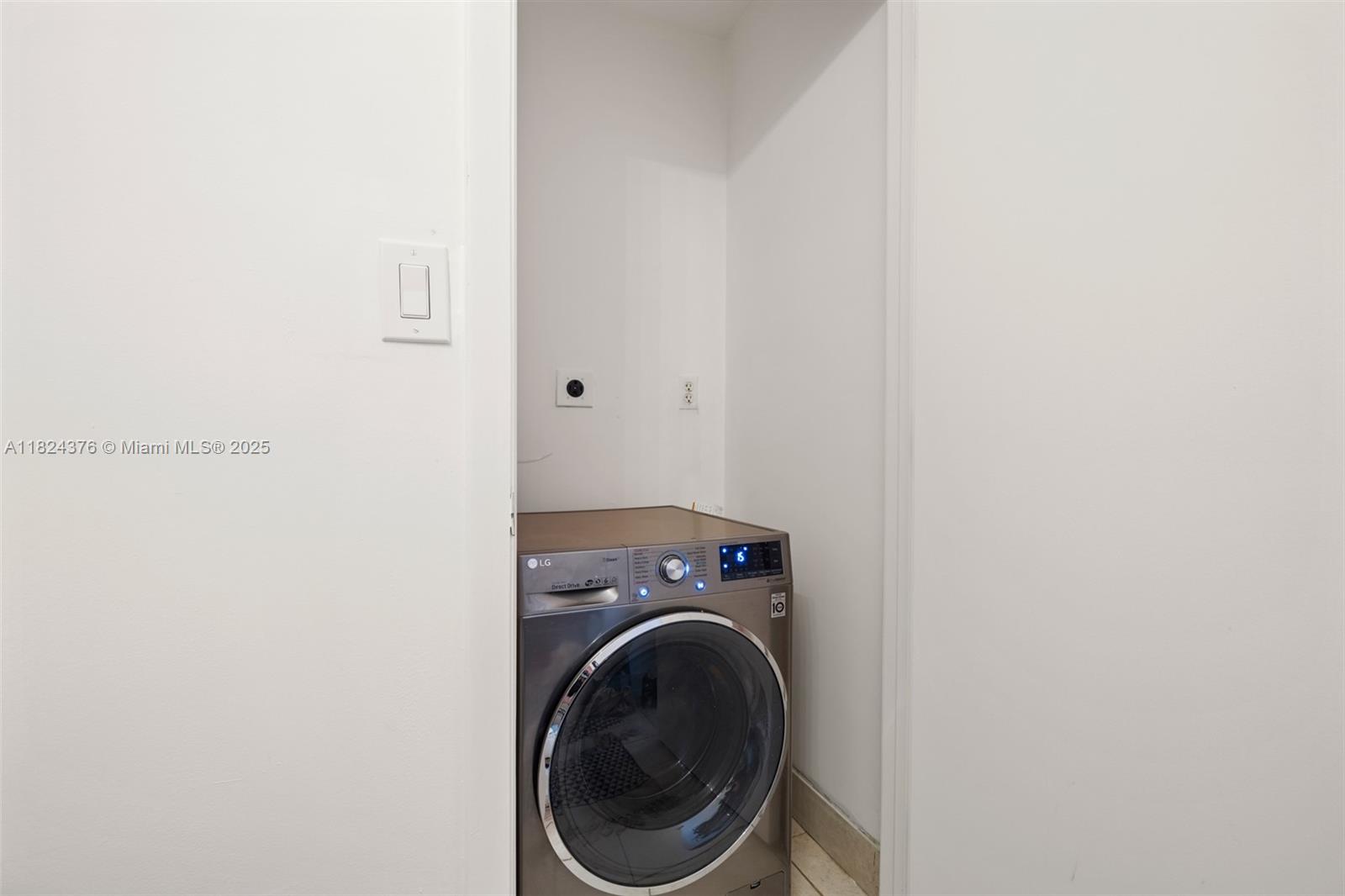 QUANTUM ON THE BAY CONDO - Residential