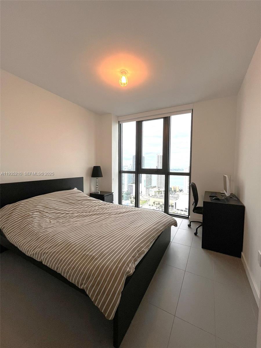 CANVAS CONDO - Residential Lease