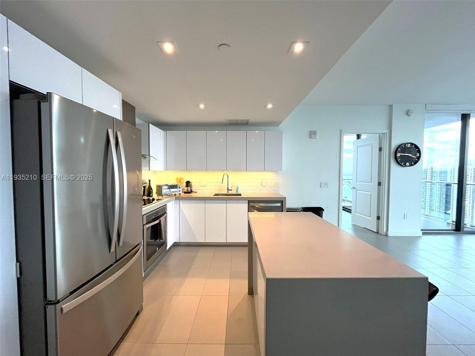 CANVAS CONDO - Residential Lease