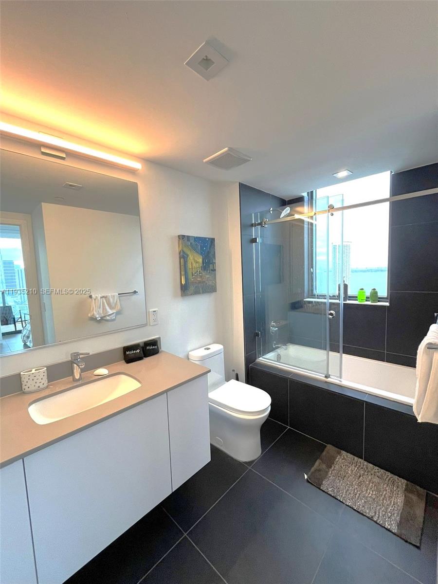 CANVAS CONDO - Residential Lease