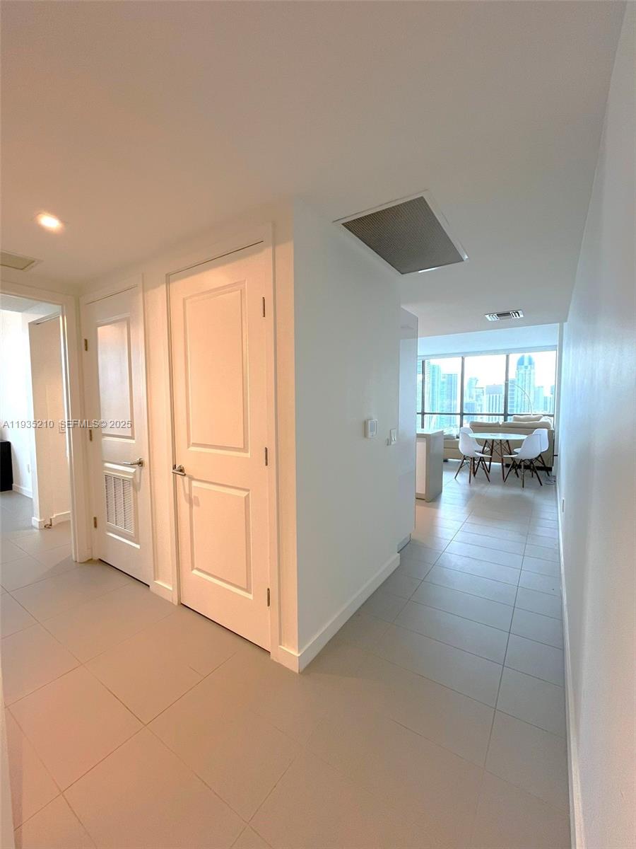 CANVAS CONDO - Residential Lease