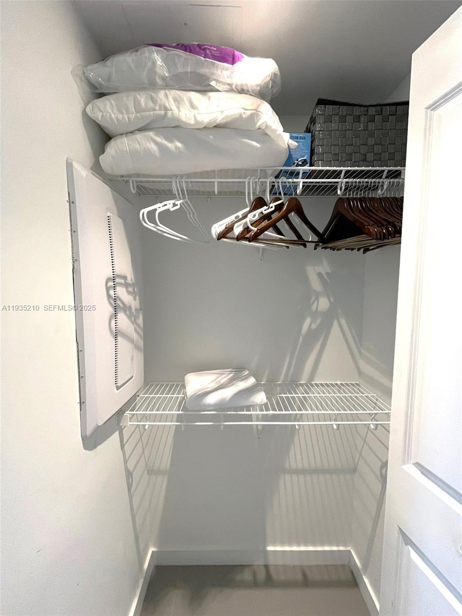 CANVAS CONDO - Residential Lease