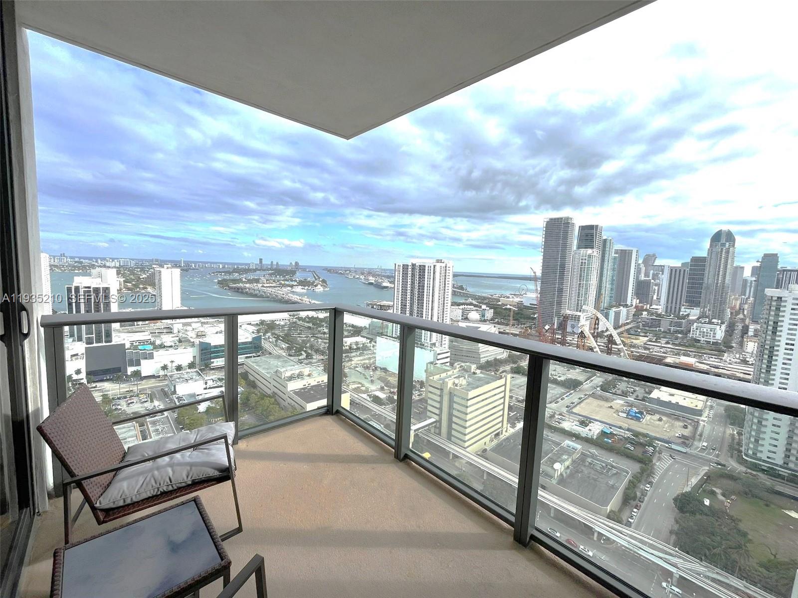 CANVAS CONDO - Residential Lease