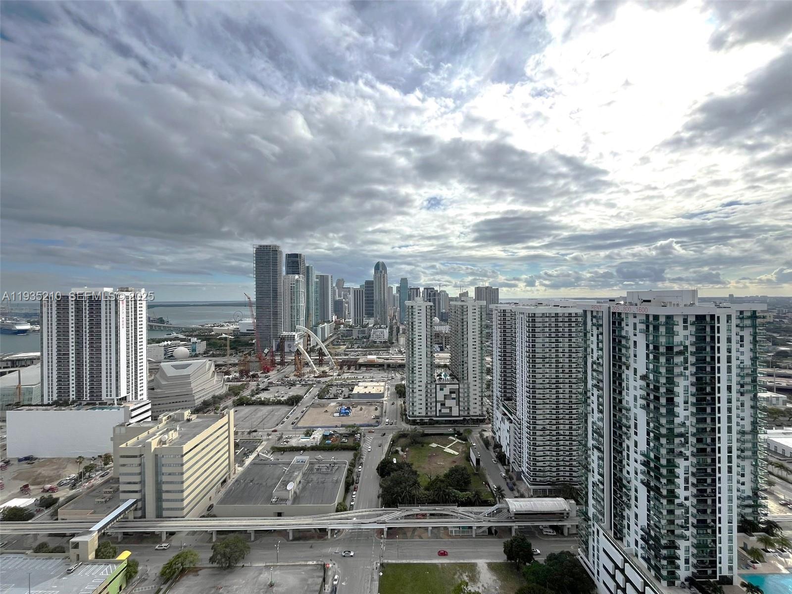 CANVAS CONDO - Residential Lease