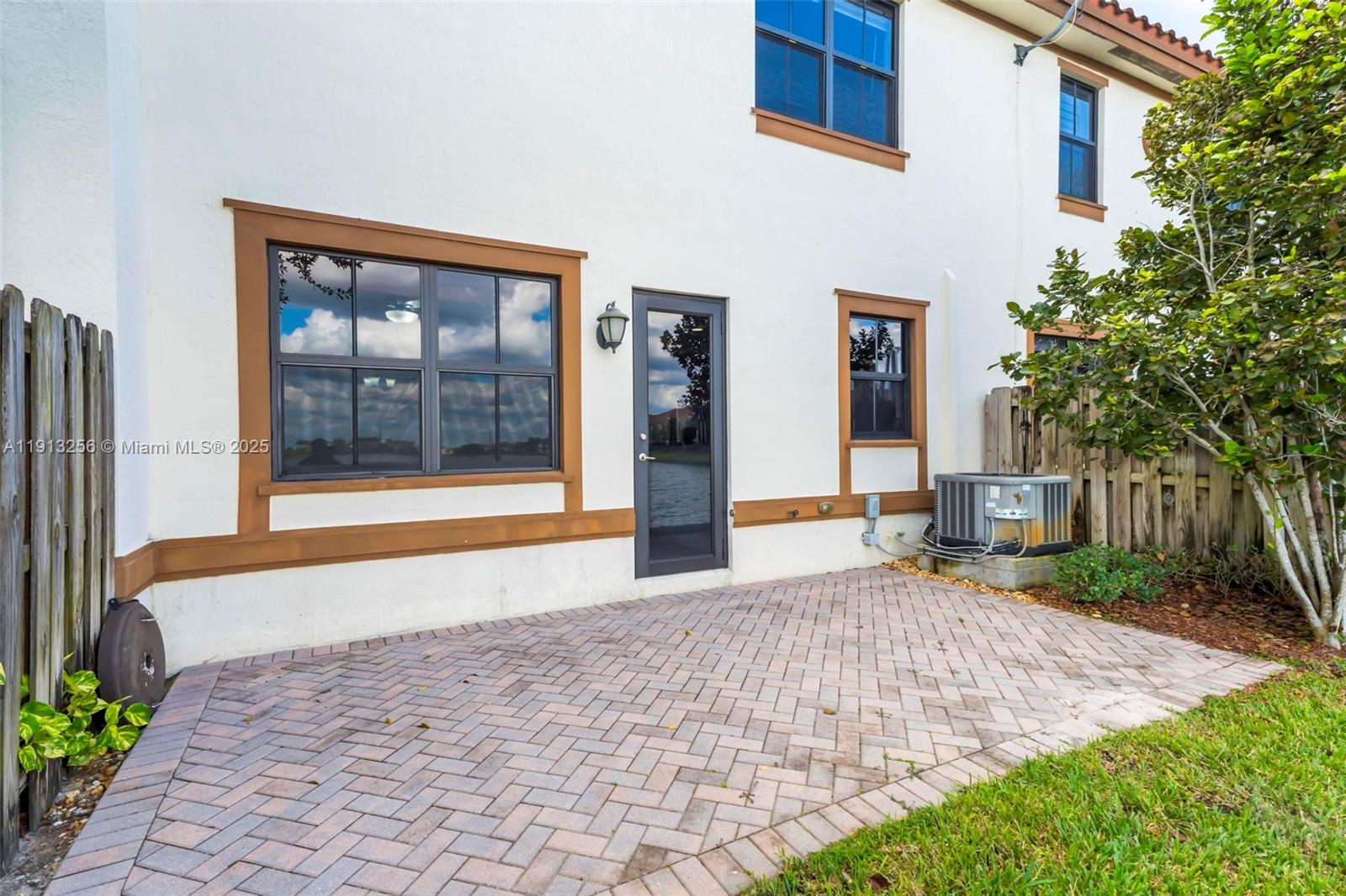 DEBUYS PLAT - Residential Lease