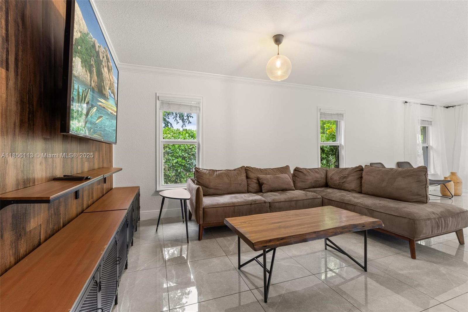 1081 NE 132nd St