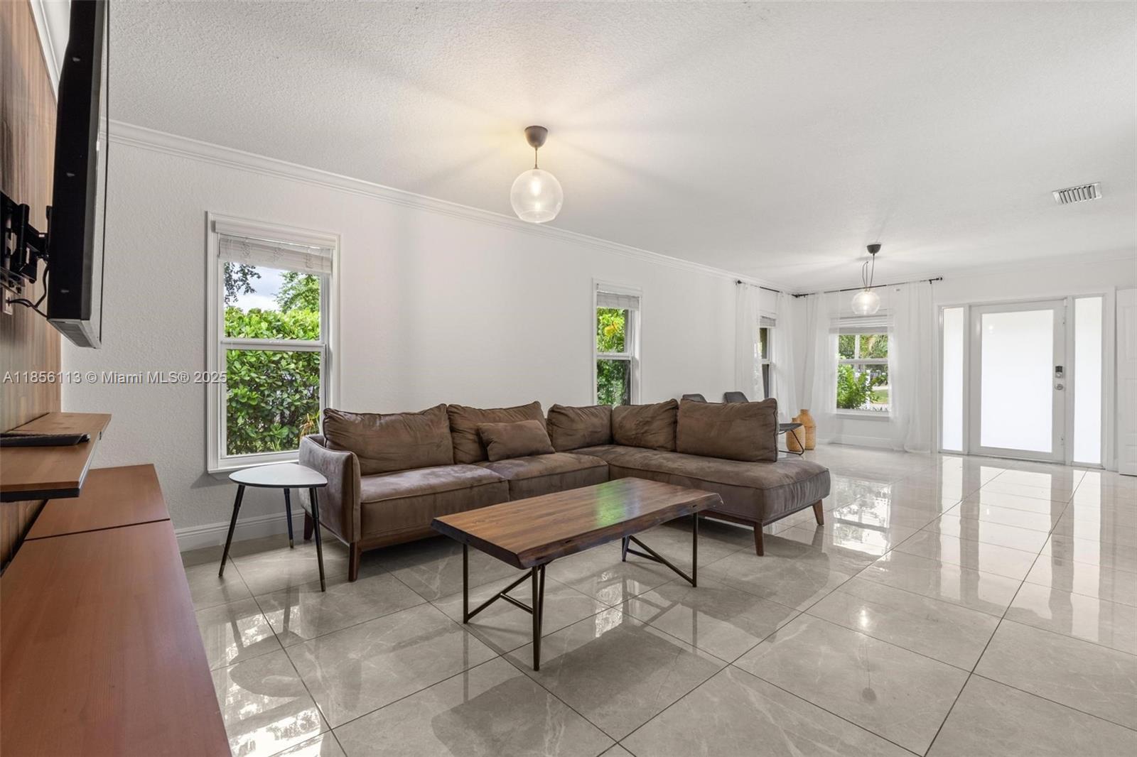 1081 NE 132nd St