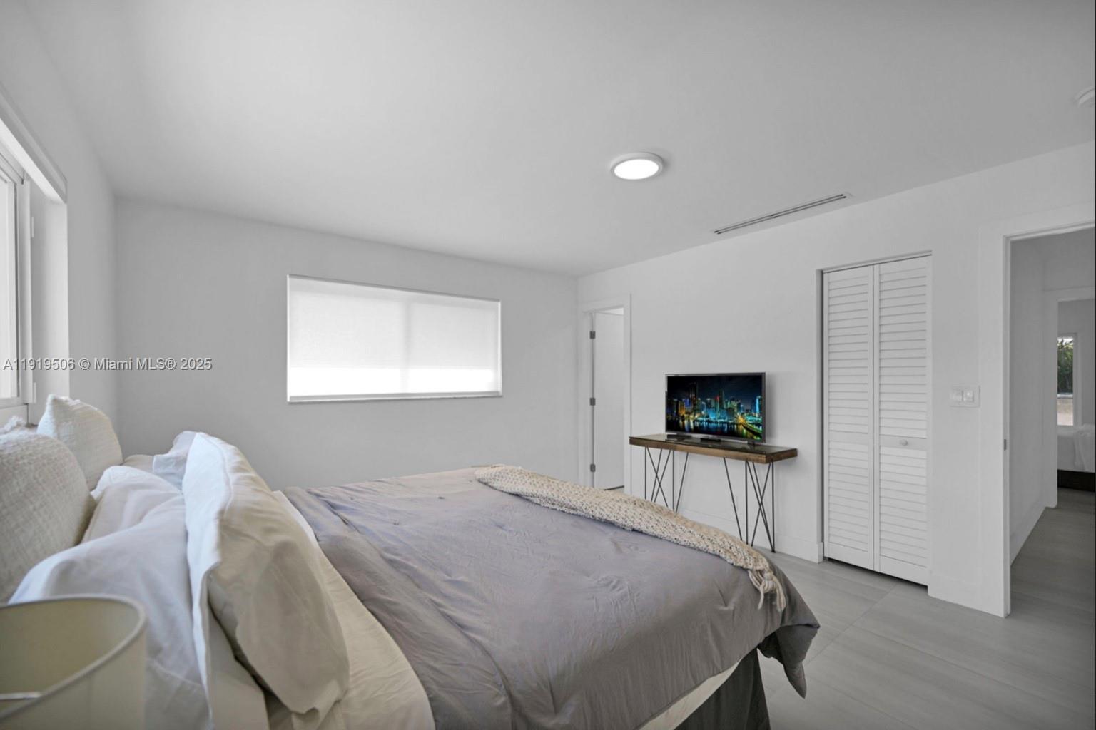 HOLLYWOOD - Residential Lease