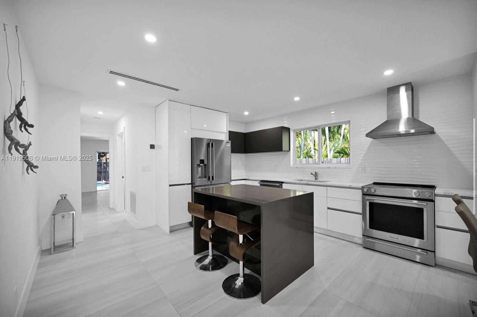 HOLLYWOOD - Residential Lease