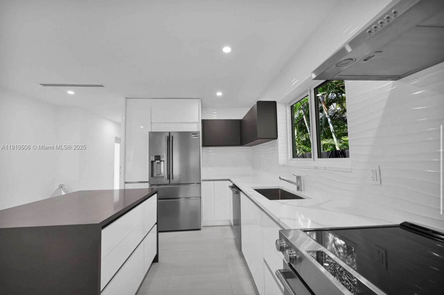 HOLLYWOOD - Residential Lease