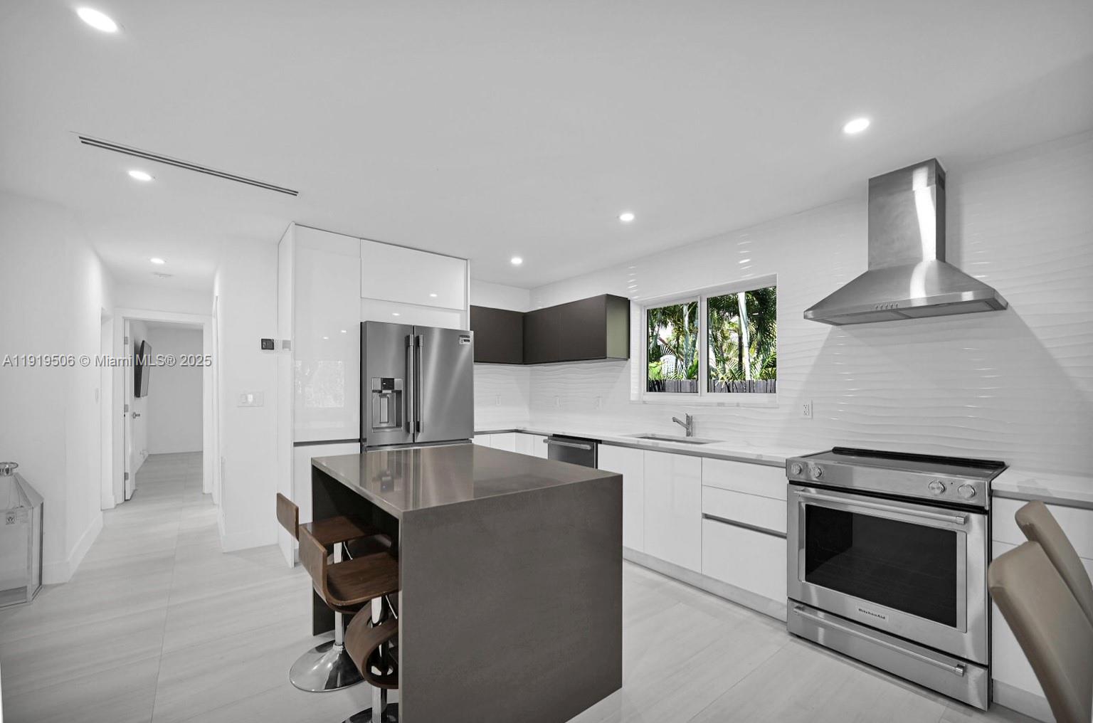 HOLLYWOOD - Residential Lease