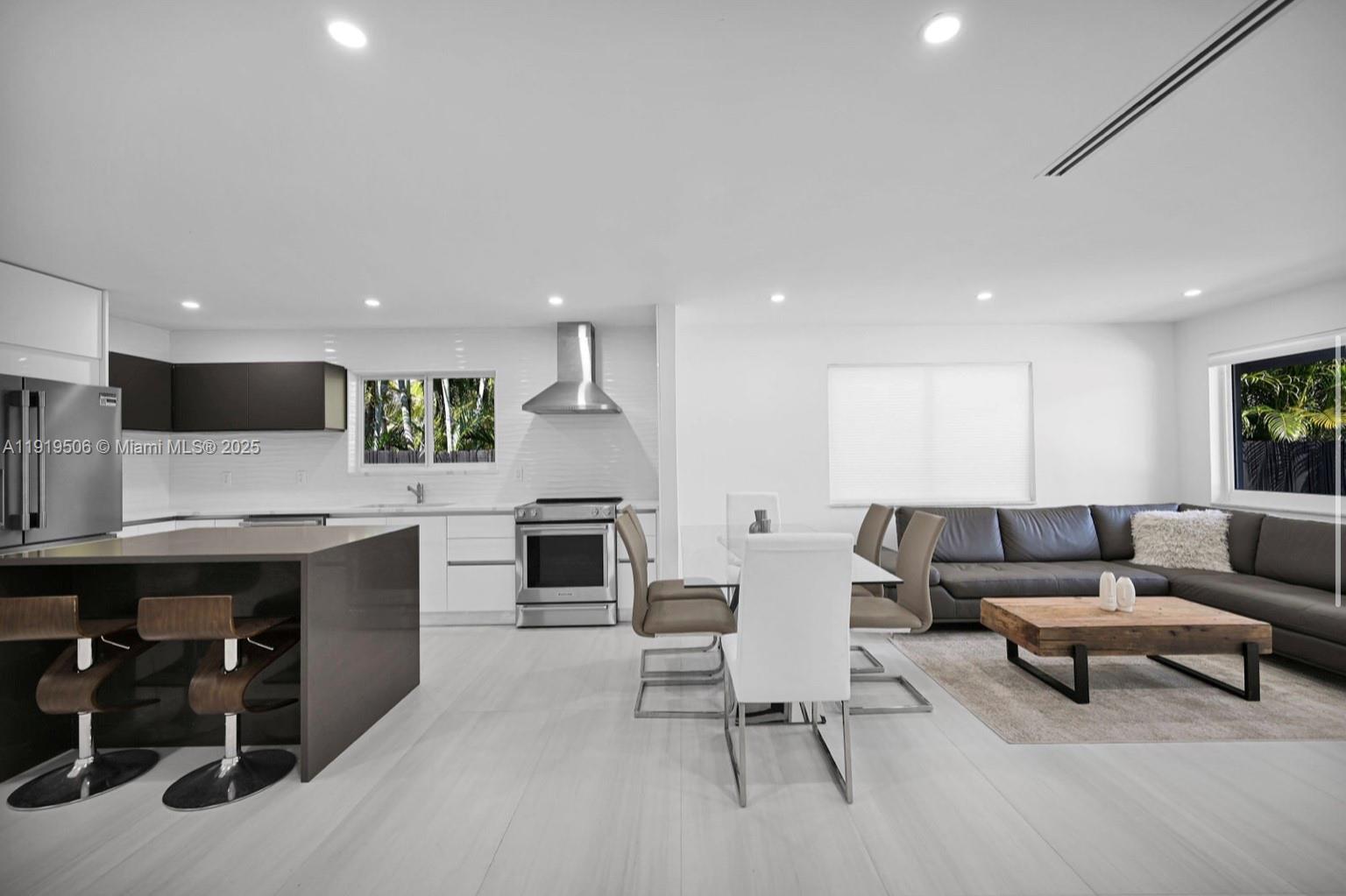 HOLLYWOOD - Residential Lease