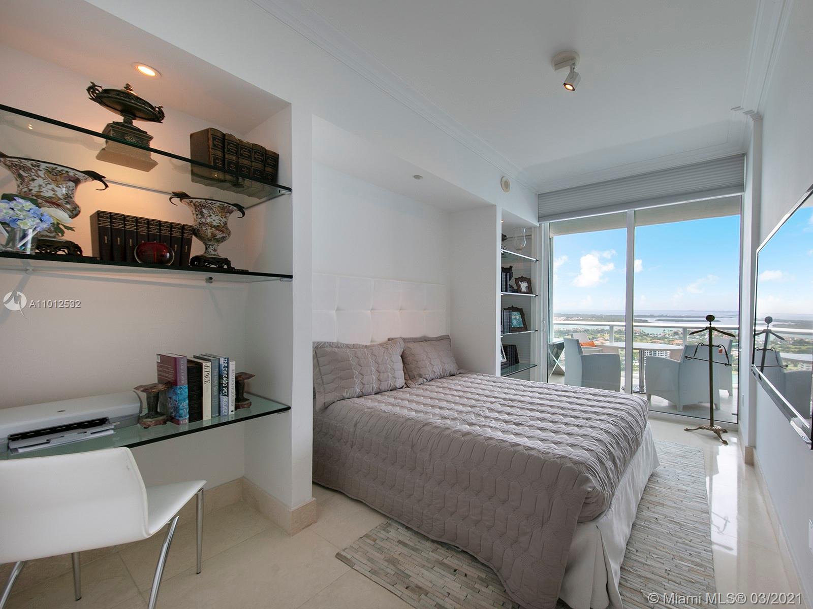 CONTINUUM SOUTH TOWER - Residential