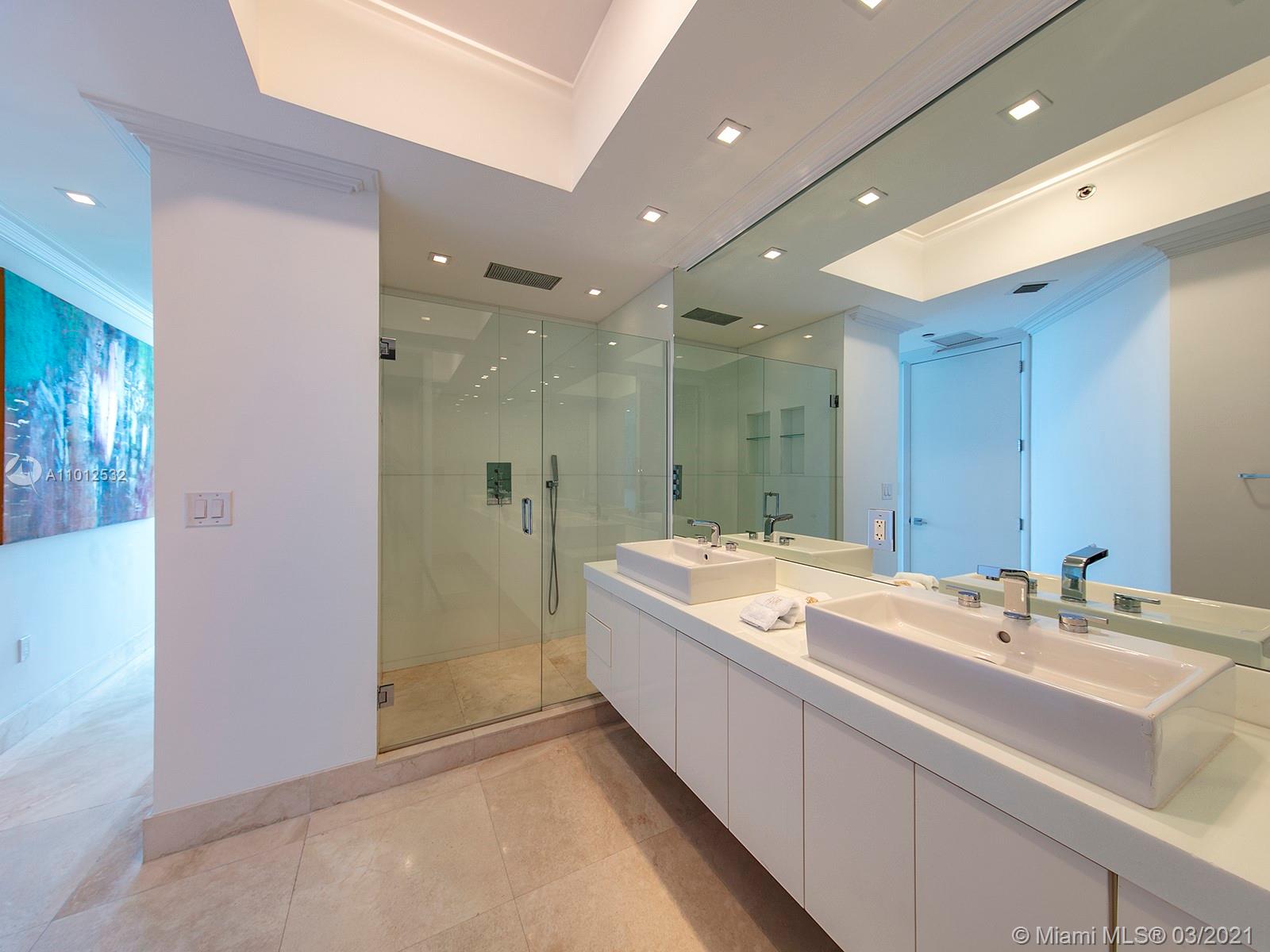 CONTINUUM SOUTH TOWER - Residential