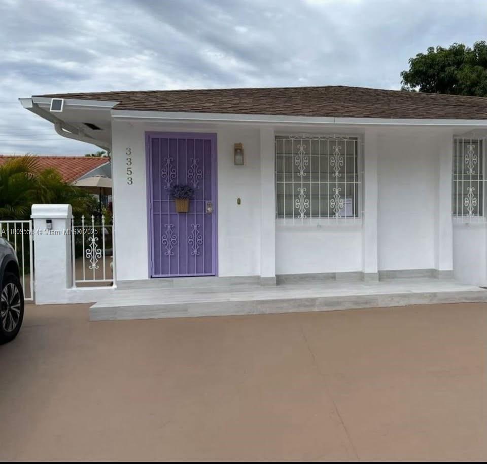 3353 Sw 26th St 3353, Miami, Broward County, Florida - 2 Bedrooms  
1 Bathrooms - 
