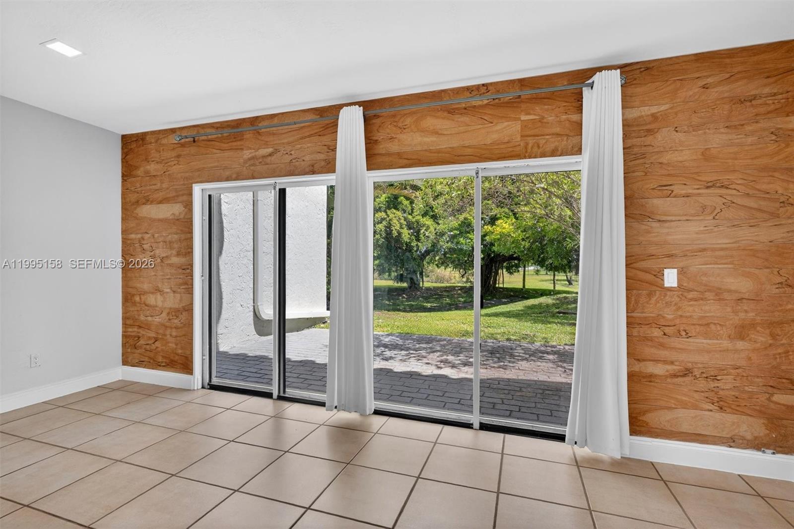 HILLTOP CONDO - Residential