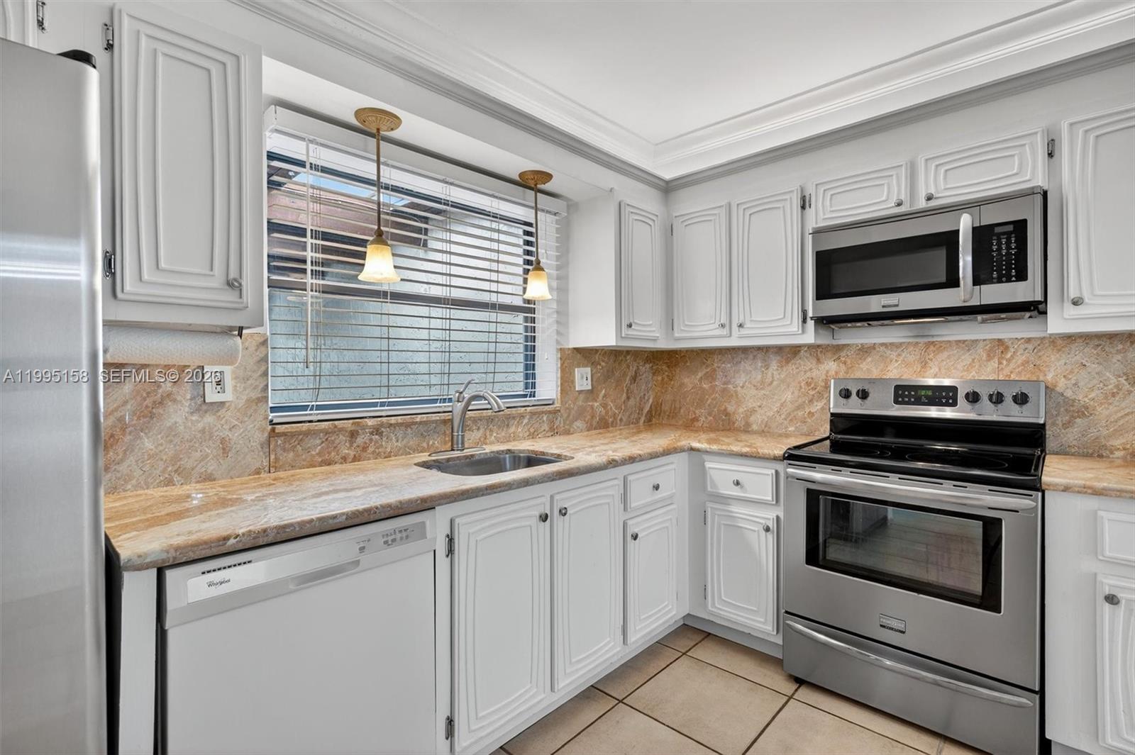 HILLTOP CONDO - Residential