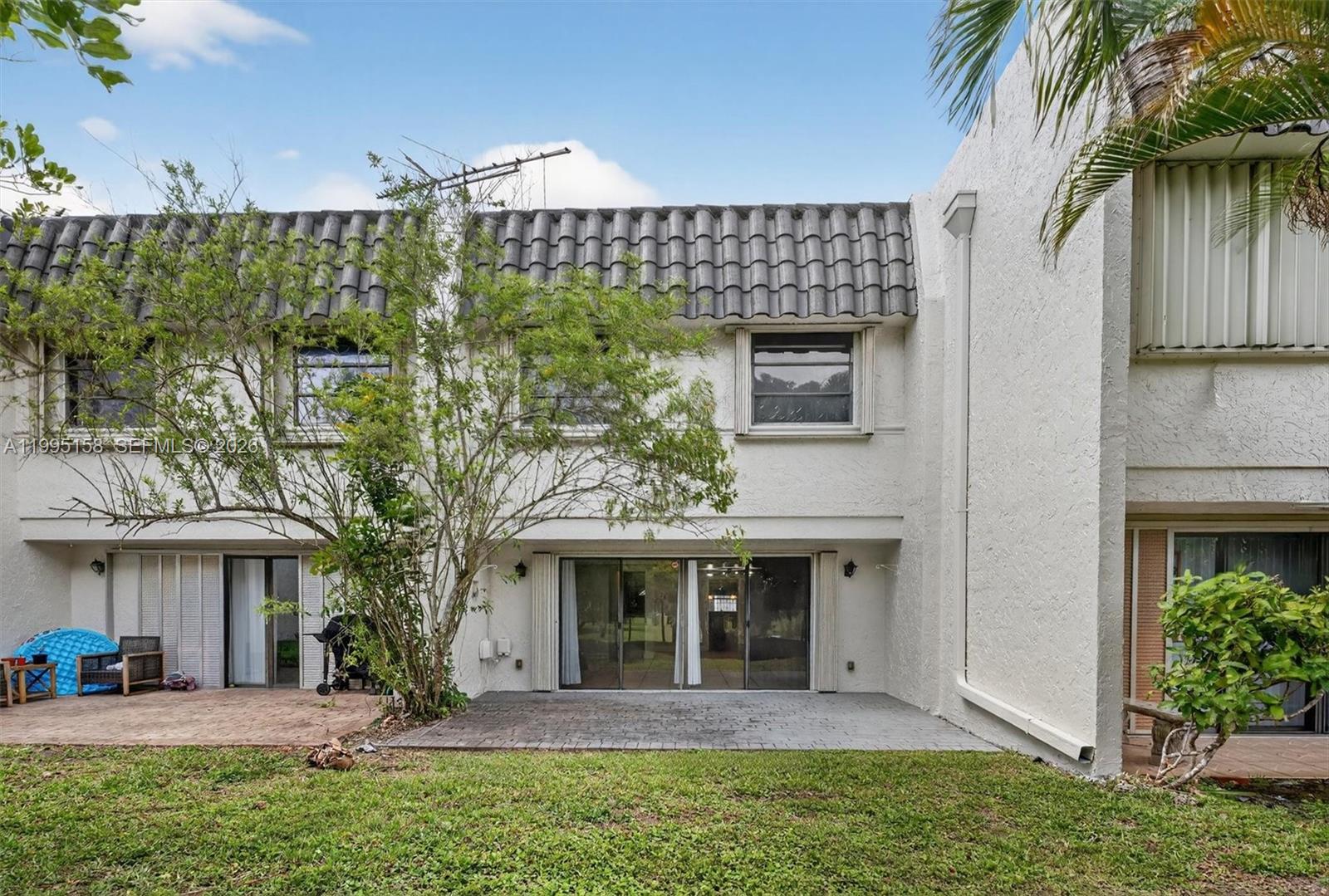 HILLTOP CONDO - Residential